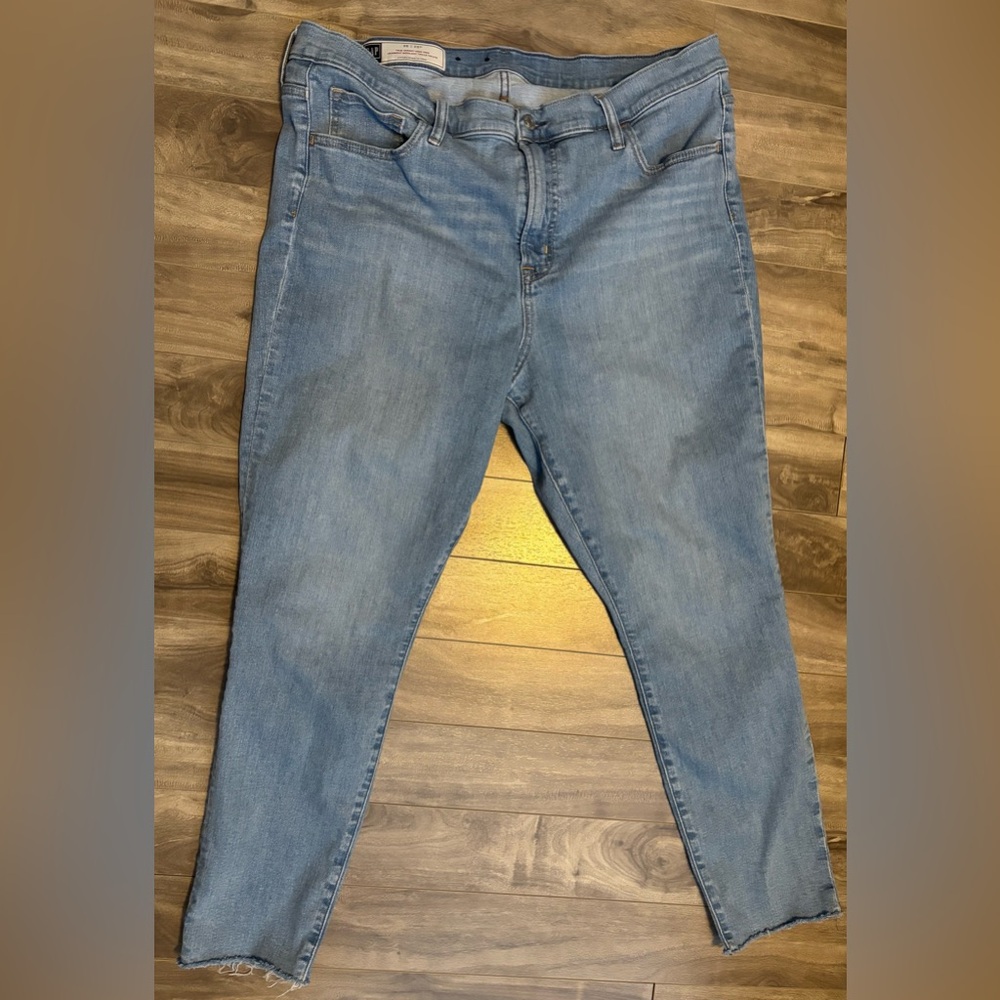 GAP True Skinny High Rise Jeans Raw Hem Light Indigo Blue Size 20 or 35